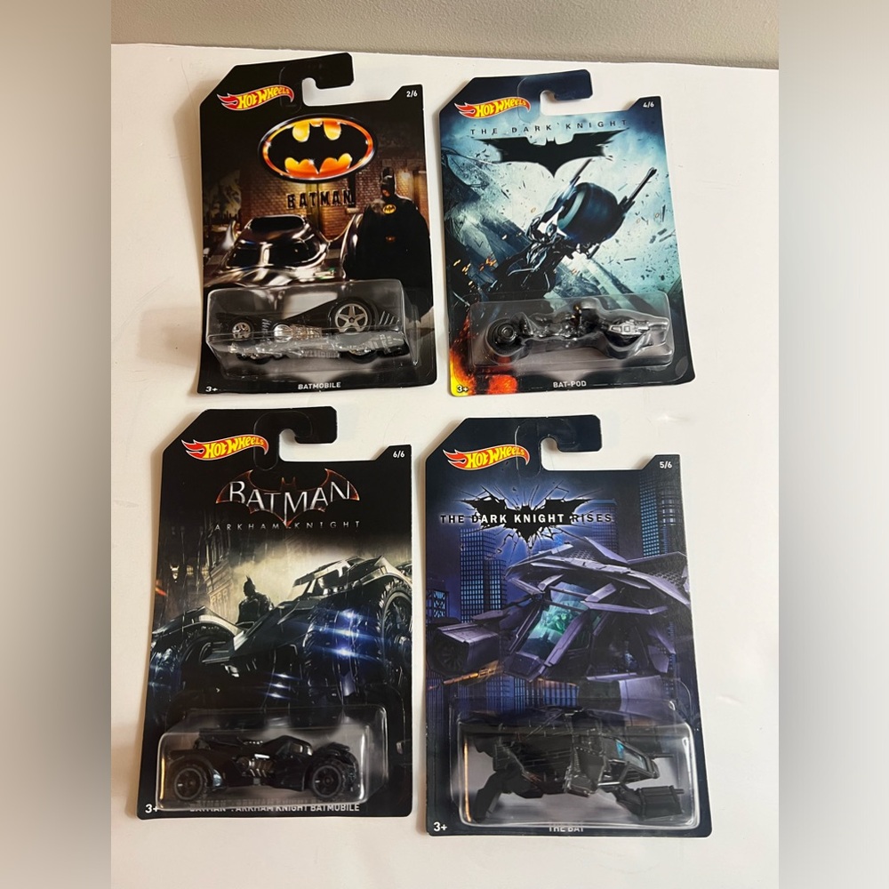 Hot wheels 2014 Batman 4/6 very cool collection sealed and unopened.